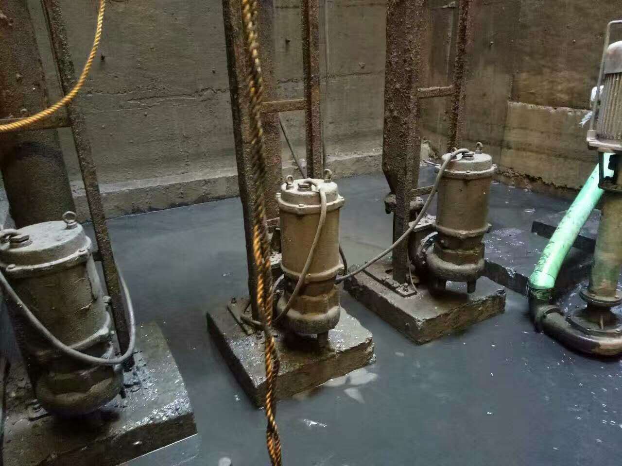 龙安污水池清理